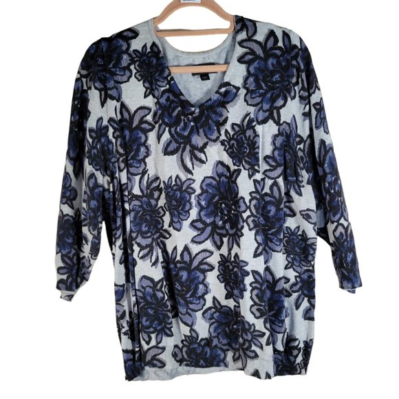 Avenue Gray Black Roses V Neck Long Sleeve Sweater Women Size 22/24 - Picture 1 of 9